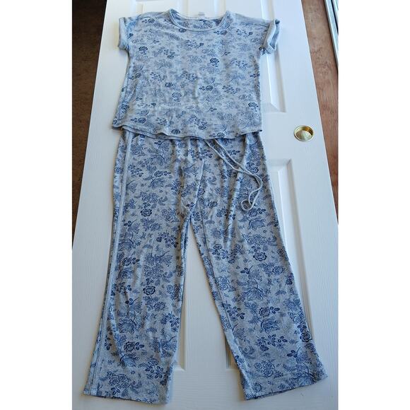 Lucky Brand Other - Lucky Brand Blue Floral Print Pajama Set M grey short sleeve tee lounge pants